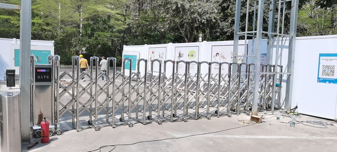 不鏽鋼伸縮門.jpg