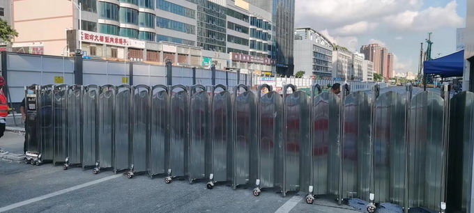 深圳不鏽鋼伸縮門.jpg