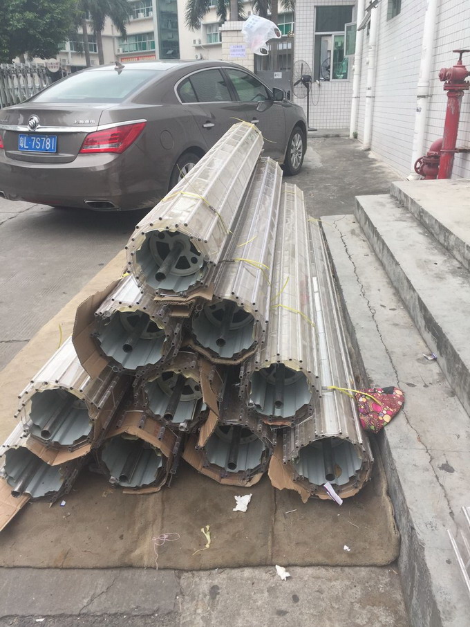 水晶卷閘（zhá）門卷材.jpg